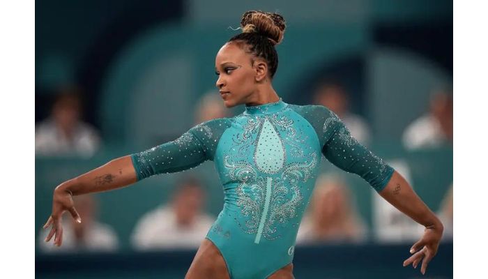 Na “última dança”, Rebeca Andrade é ouro no solo e se isola como maior medalhista do Brasil em Jogos Olímpicos